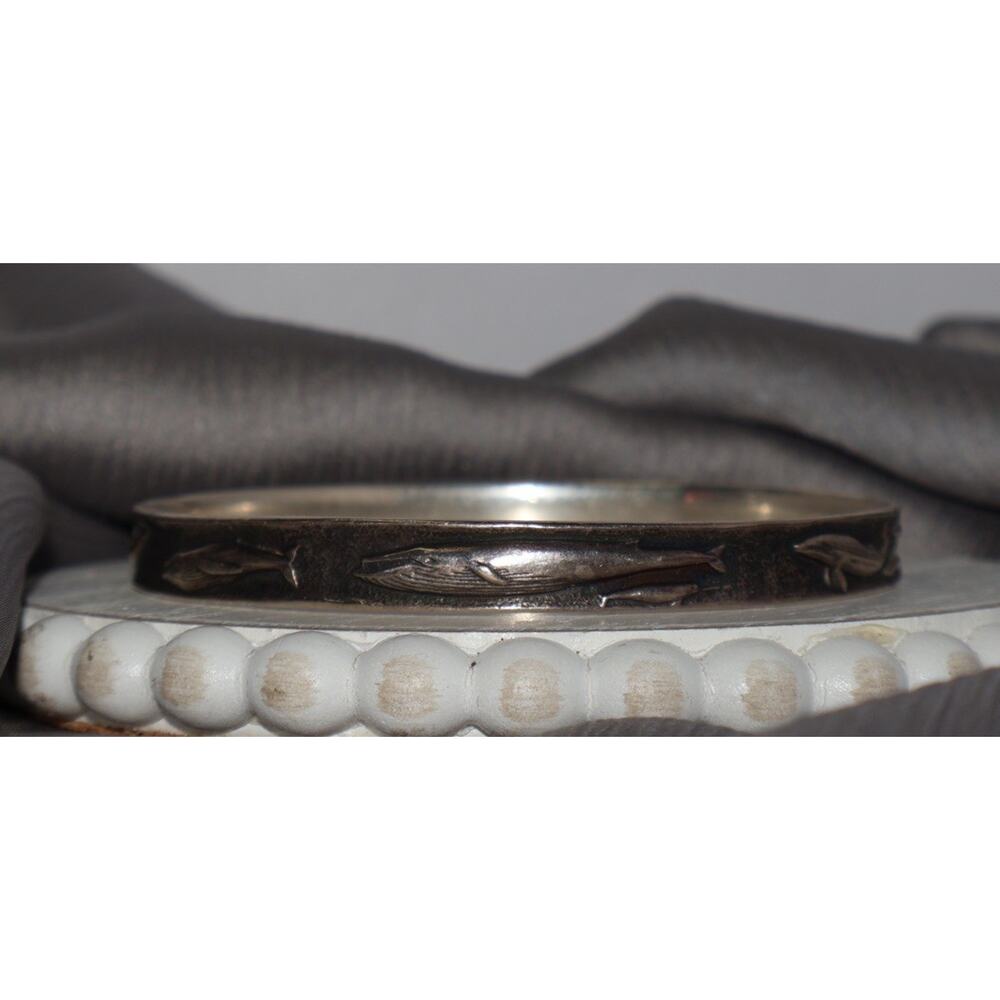 Retired James Avery Sterling Silver Whale Bangle Bracelet 21.6G/8in/7.5mm